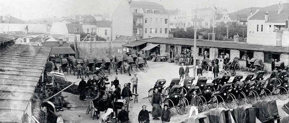 In Qingdao wurde während der Kolonialzeit von 1898 bis 1914 vom Reichsmarineamt eine Bodenwertsteuer eingesetzt.