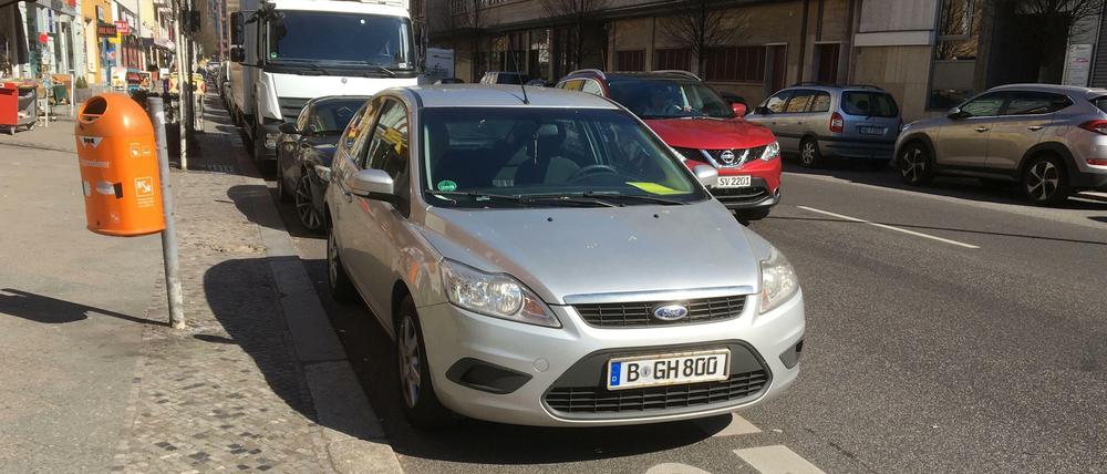Ein Abschleppwagen hätte zu tun in der Nürnberger Straße: "Es ist im Grunde jeden Tag das Gleiche", schreibt uns Anke von Loyen.