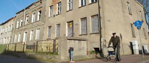 Dem Verfall preisgegeben sind einige Häuser in in Demmin (Mecklenburg-Vorpommern).