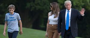 Ein Experte und seine Eltern: Die Frau des US-Präsidenten Donald Trump, Melania, und ihr gemeinsamer Sohn Barron zogen ins Weiße Haus ein.