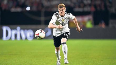 Er spielt einfach weiter. Timo Werner ignorierte die Pfiffe der Zuschauer in Nürnberg.