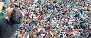 Ohne Ausweg. 21 junge Menschen starben bei der Massenpanik, hunderte wurden verletzt.