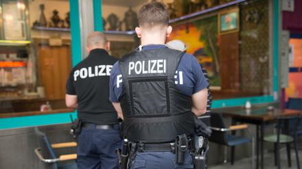 Die Besoldung der Berliner Beamten steigt stärker an, als ursprünglich vom Senat geplant.