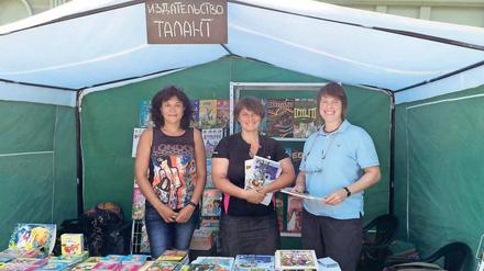 Ehrenamtlich in der Ukraine. Heidi von Lilienfeld (rechts) hat als Freiwillige bei einem Verlag gearbeitet.