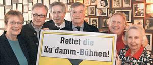 Otfried Laur (3. v. l.) 2011 im Ringen um die Ku'Damm-Bühnen.