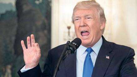 Der US-Präsident hat als @realDonaldTrump über 32 Millionen Follower auf Twitter - abzüglich derjenigen, die er blockiert hat.