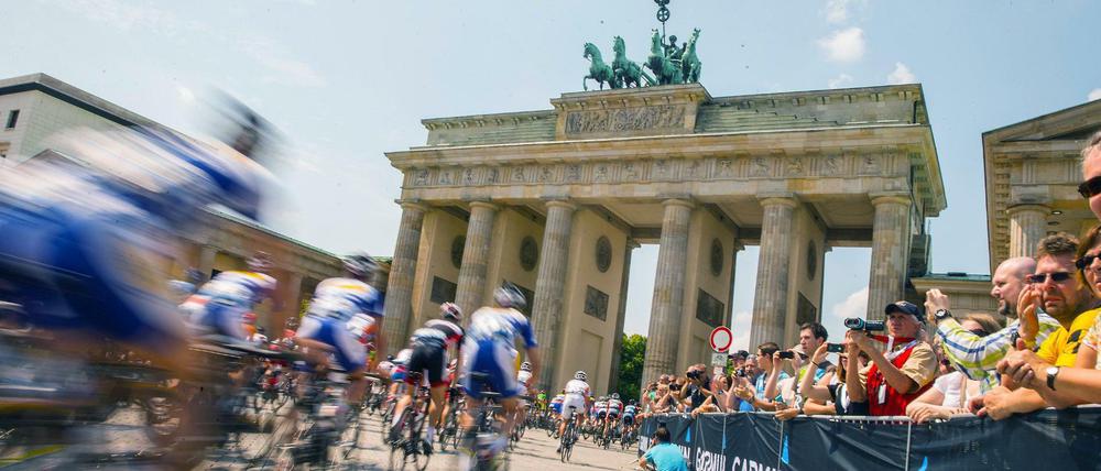 Die Zieleinfahrt des diesjährigen Velothons ist auf der Straße des 17. Juni.