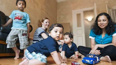 Ehrenamtliche Familienhelfer werden gesucht.