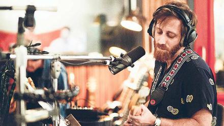Twang macht die Gitarre. Dan Auerbach im Studio. In Nashville hat er sein eigenes.