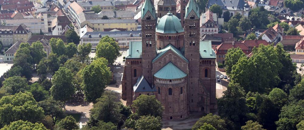 Luftbild Dom Speyer (Rheinland-Pfalz), aufgenommen im August 2014.
