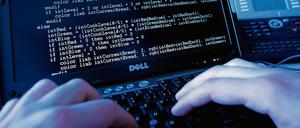 Beim Hackerangriff auf den Bundestag vor zwei Jahren wurde mehrere Gigabyte an Daten erbeutet. (Symbolbild) 