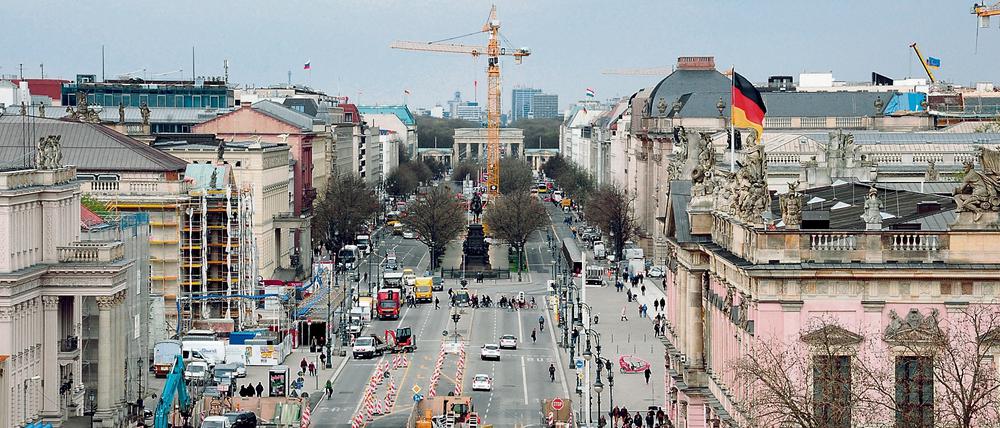 Seit Jahren ein gewohnter Anblick: Bauarbeiten auf der Straße Unter den Linden. 