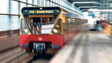 Im Takt. Auch die Ringbahn fährt wieder nach Fahrplan. 