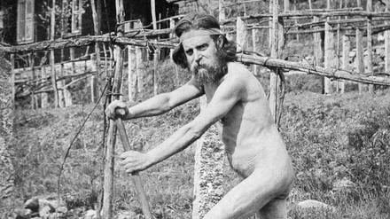 Freiheit und Salat. Ein Mann sorgt in der Kolonie Monte Verità nahe des schweizerischen Ascona für sich und seine Gemeinschaft (1907). 