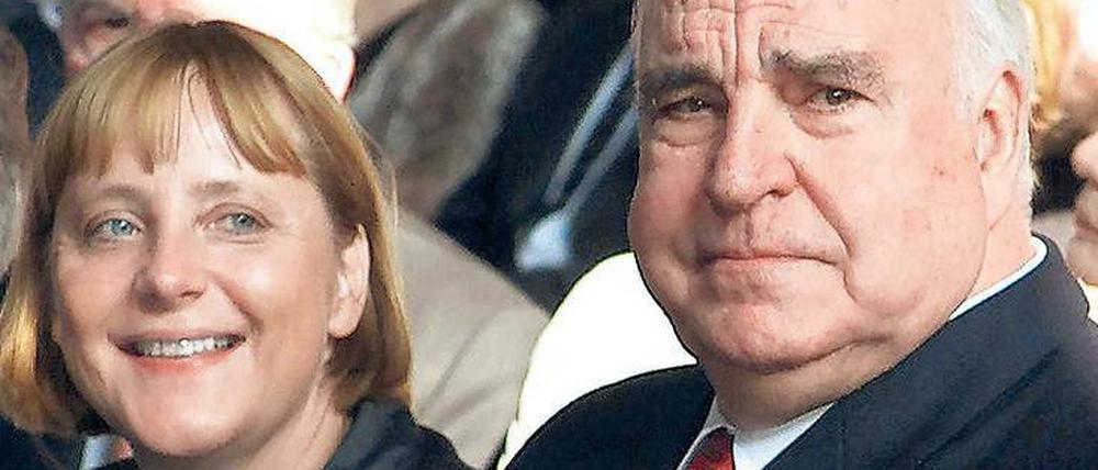 Er und sein Mädchen. Helmut Kohl und Angela Merkel im Jahr 2000 bei den Einheitsfeierlichkeiten in Berlin.