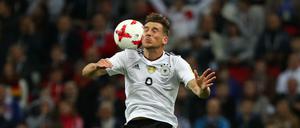 Leon Goretzka war am Donnerstagabend des Öfteren gehörig unter Druck. 