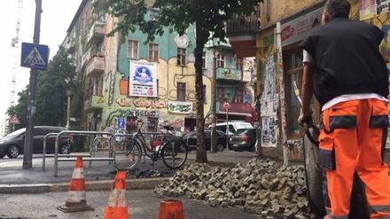 Die Rigaer Straße wird asphaltiert.