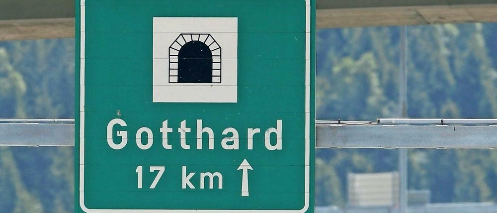 Die Einfahrt zum Gotthard-Tunnel in der Schweiz 