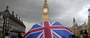 Schlechtes Wetter sind die Briten gewohnt, Euroskepsis eigentlich auch. Doch jetzt wird es ernst. 