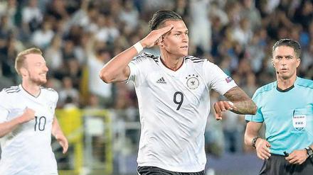 Auftrag ausgeführt. Davie Selke feiert seinen befreienden Treffer zum 1:0 gegen Dänemark.