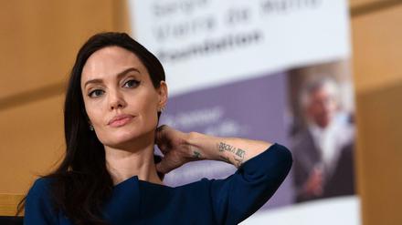 Die Schauspielerin Angelina entschied, für sie sei das Risiko zu groß, an Brustkrebs zu erkranken.