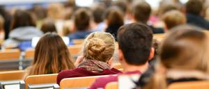 Bildung muss grundsätzlich für alle Menschen möglich sein.