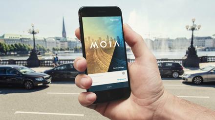 Mobilität per App: Moia vor Hamburg-Kulisse.