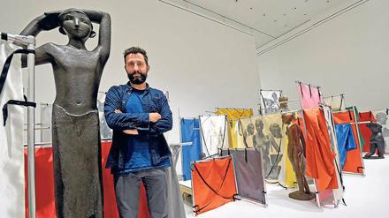 Dialog mit Klassikern. Yorgos Sapountzis (links) griff für seine Installation "Nacktes Erbe: Wir brauchen Euch alle" auf Werke von Kolbe, Lehmbruck und anderen zurück.