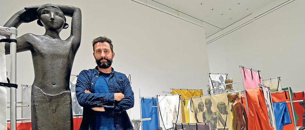 Dialog mit Klassikern. Yorgos Sapountzis (links) griff für seine Installation "Nacktes Erbe: Wir brauchen Euch alle" auf Werke von Kolbe, Lehmbruck und anderen zurück.