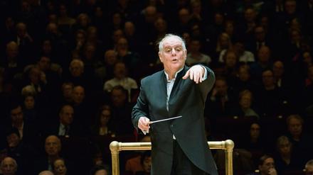 Am 3.10.2017 dirigiert Daniel Barenboim endlich wieder Unter den Linden. 