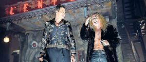 Hier geht’s mit dem Teufel zu. Marc Hosemann (Mephisto) und Martin Wuttke (Faust) in Castorfs vorletzter Premiere. 