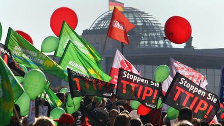 Demonstration gegen das Freihandelsabkommen TTIP - Kritiker sind auch gegen Jafta. 