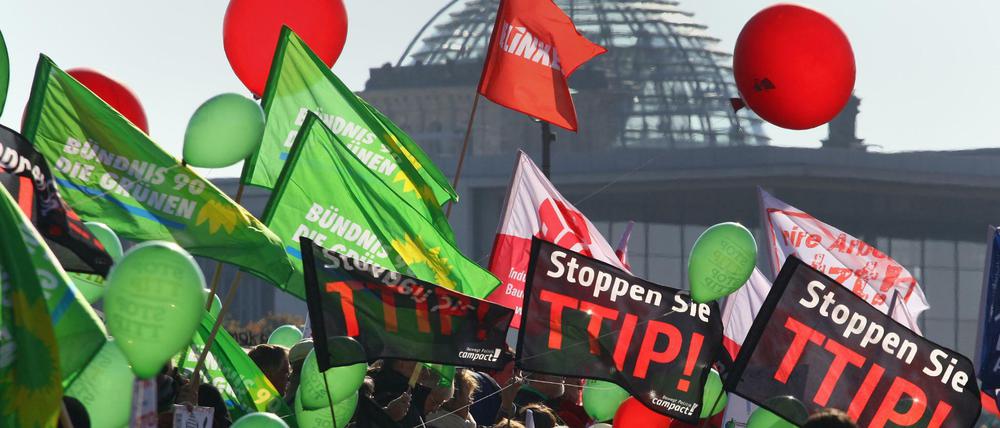 Demonstration gegen das Freihandelsabkommen TTIP - Kritiker sind auch gegen Jafta. 