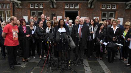 Marcia Willis-Stewart, Sprecherin der Angehörigen der Hillsborough-Opfer, informiert über die Anklagen gegen sechs Personen.