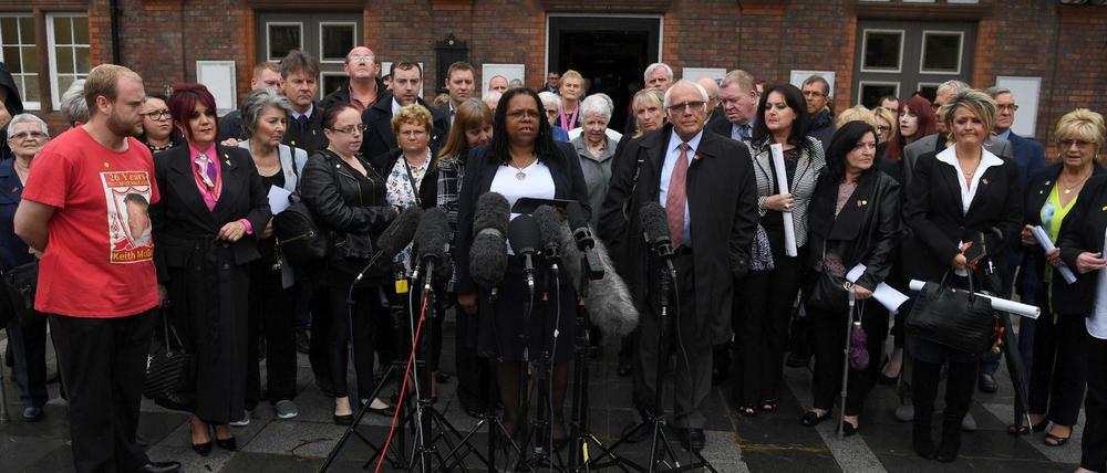 Marcia Willis-Stewart, Sprecherin der Angehörigen der Hillsborough-Opfer, informiert über die Anklagen gegen sechs Personen.