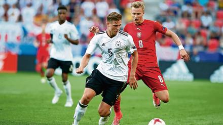 Alles abgesichert. Niklas Stark von Hertha BSC überzeugt bei der U-21-Em im deutschen Team. 