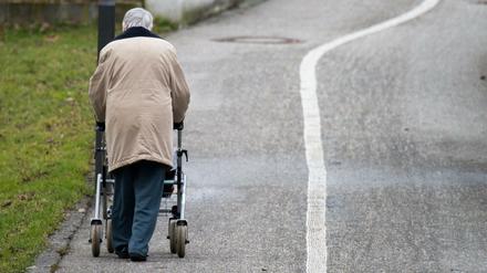  Unsicherer Weg: Jedem fünften Neurentner droht in Zukunft Altersarmut. 