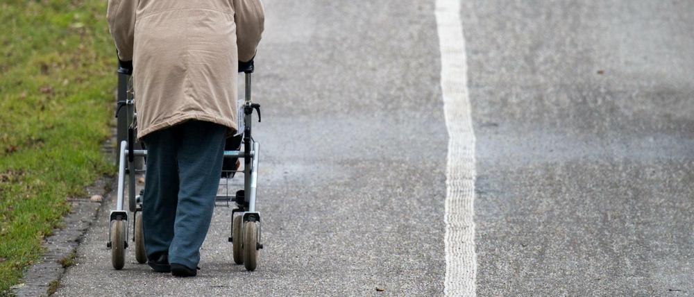  Unsicherer Weg: Jedem fünften Neurentner droht in Zukunft Altersarmut. 