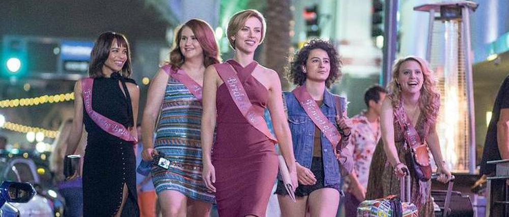 Freundschaft! Blair (Zoe Kravitz), Alice (Jillian Bell), Jess (Scarlett Johansson), Frankie (Ilana Glazer) und Pippa (Kate McKinnon) lassen es krachen.