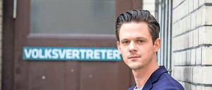 Jo Schück begrüßt argumentierfreudige Politiker im Loft in Neukölln.