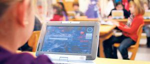 Was tut sich da? Die Lage an der Heinz-Galinski-Schule ist angespannt.