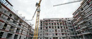Ein Neubaukomplex für Mehrfamilienhäuser entsteht in Berlin.