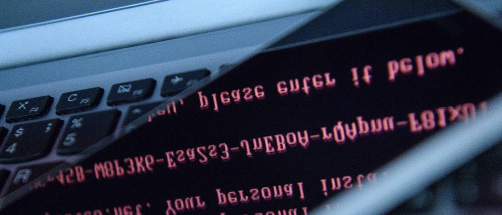 Störung im Betriebsablauf. Cyber-Attacken können kriminell motiviert sein - aber auch politisch oder staatlich.