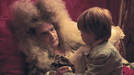 Machtübergabe. Jean-Pierre Léaud als siecher Monarch, mit seinem Urenkel und Thronfolger, dem künftigen Ludwig XV. 