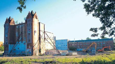 Altes Apparatehaus. Die 1906 in Adlershof angesiedelte Sprit- und Likörfabrik steht heute ungenutzt. 