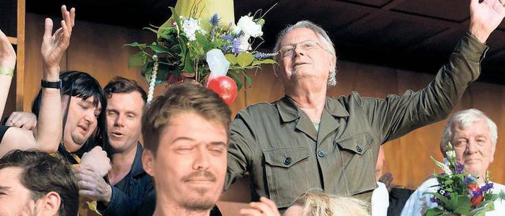 Vierzig Minuten Applaus. Frank Castorf mit seinem Publikum.