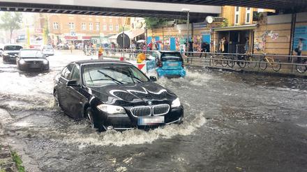 Regenfahrt in Berlin - hier am S-Bahnhof Yorckstraße 
