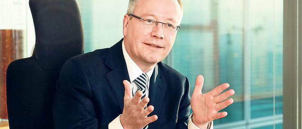 „Durch die Digitalisierung können wir mit weniger Mitarbeitern mehr Kunden betreuen“, sagt Michel Mandel.