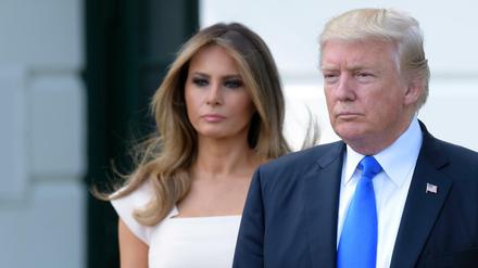 Wie viele Schulden hat er bei der Deutschen Bank? US-Präsident Donald Trump und seine Frau Melania. 