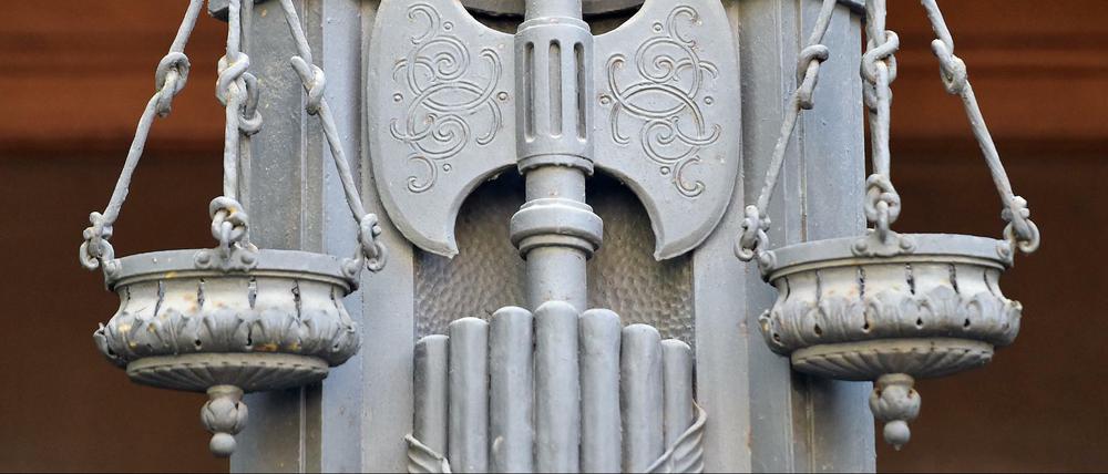 Gute Juristinnen und Juristen. Berlins Justizverwaltung lobt das Studium an der FU wie an der HU.
